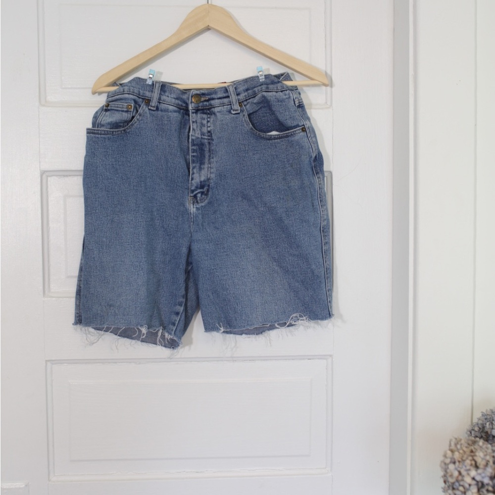 Vintage jean shorts. Fits like a small